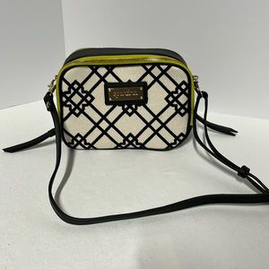 Super cute Spartina black and white linen crossbody w/ chartreuse lining. NWOT